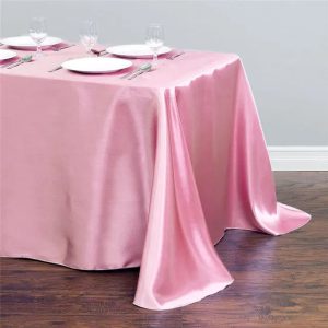 Révélez la Splendeur de Vos Événements avec une Nappe en Satin Rectangulaire d’Exception