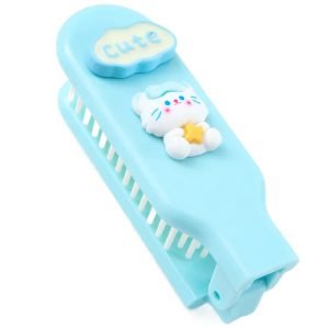 L’Atout Gourmand pour la Coiffure des Tout-Petits : La Mini Brosse à Cheveux Cartoon
