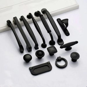 Redécouvrez l’Élégance Moderne de Vos Espaces avec Cet Ensemble de Poignées Noires