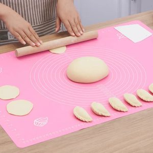 Révolutionnez Votre Cuisine avec le Tapis de Cuisson en Silicone et ses Accessoires Multifonctions