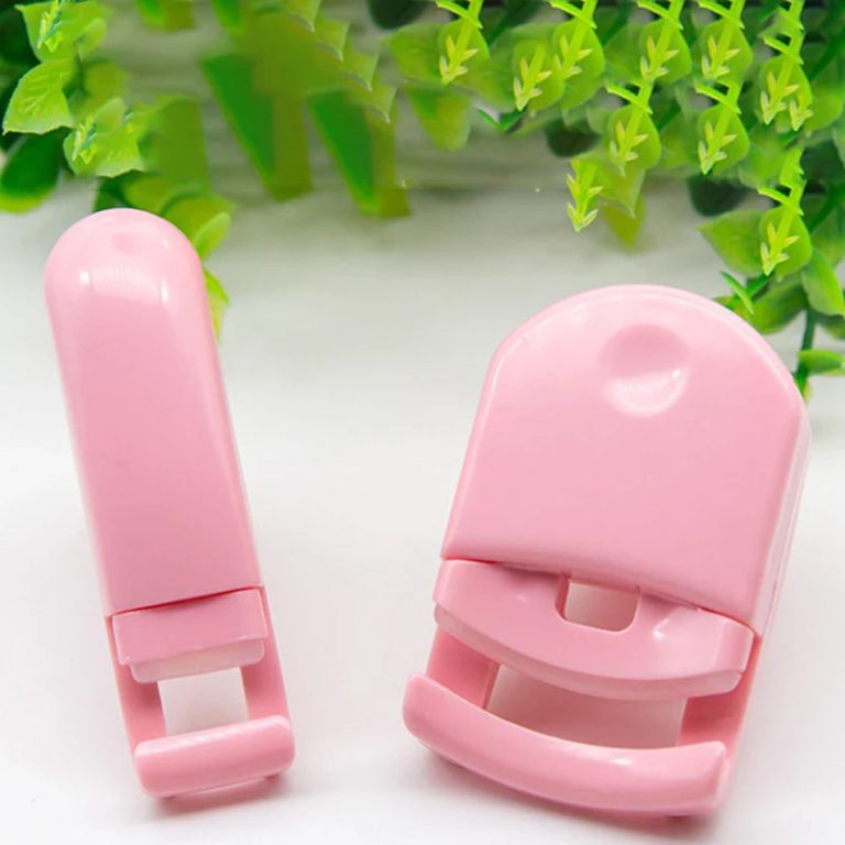 Transformez votre Regard Naturel avec ce Recourbe-Cils Révolutionnaire