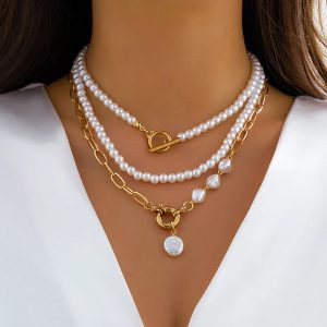 L’allure mystérieuse du Collier Multi-Rangs – Un Bijou Gothique pour Sublimer votre Style