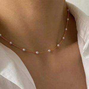 Élégance Rebelle et Raffinement Moderne : Découvrez le Collier Doré Perles SUMENG