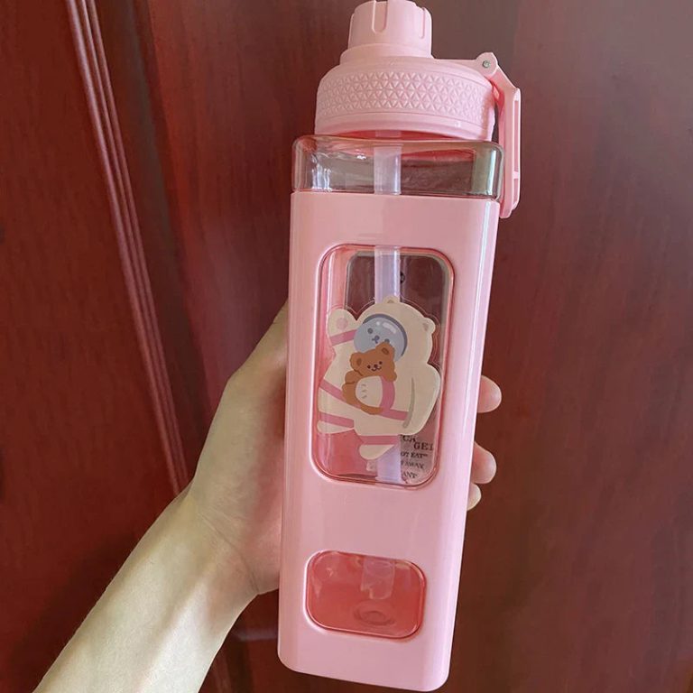Adoptez un Style Unique et Sain avec la Bouteille d'Eau Kawaii Shaker