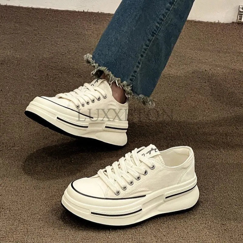 Sneakers d’Été pour Femme : Alliez Confort, Style et Polyvalence au Quotidien