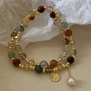 Élégance intemporelle et énergie positive au poignet