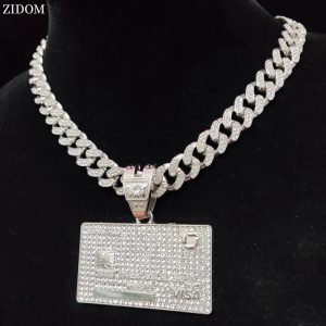 Brillez et affirmez votre style avec audace grâce à un bijou urbain unique