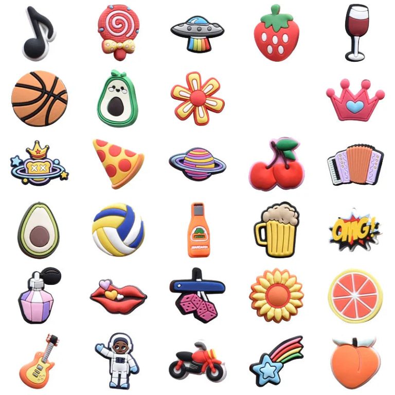 Réinventez vos Crocs en Œuvres d'Art avec les Badges en PVC