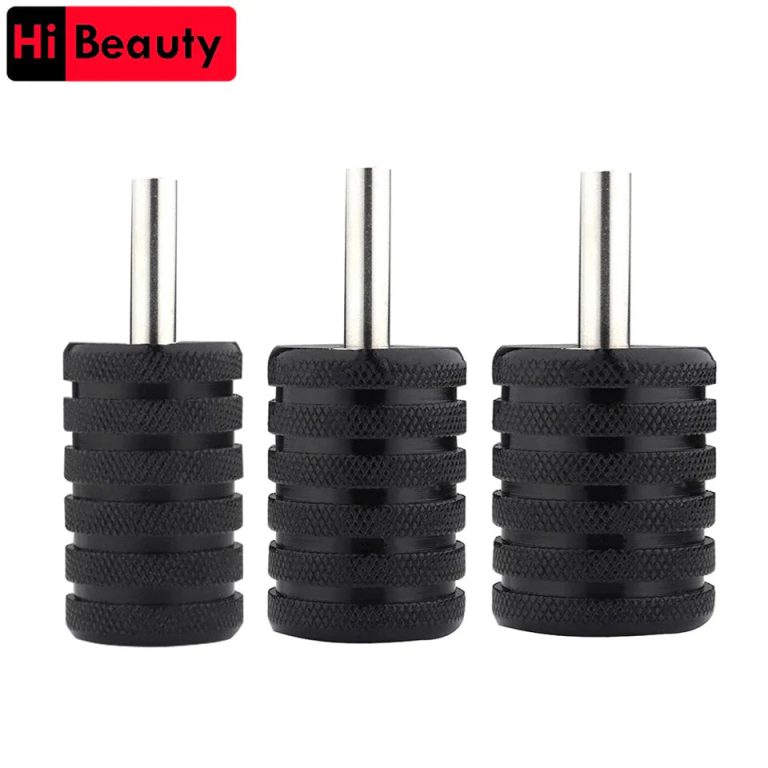 La Poignée de Tube en Aluminium Noir : L’Atout Incontournable pour des Tatouages de Précision