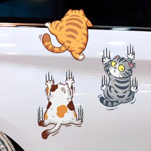 Transformez votre voiture en œuvre d'art ludique avec des chats grimpants