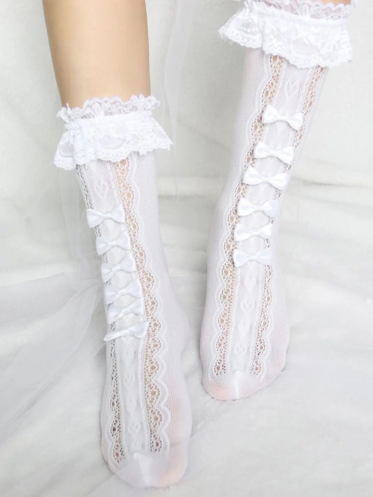 Élégance et Originalité : Sublimez Votre Style avec des Chaussettes Mi-longues en Nœud Dentelle Style Lolita JK