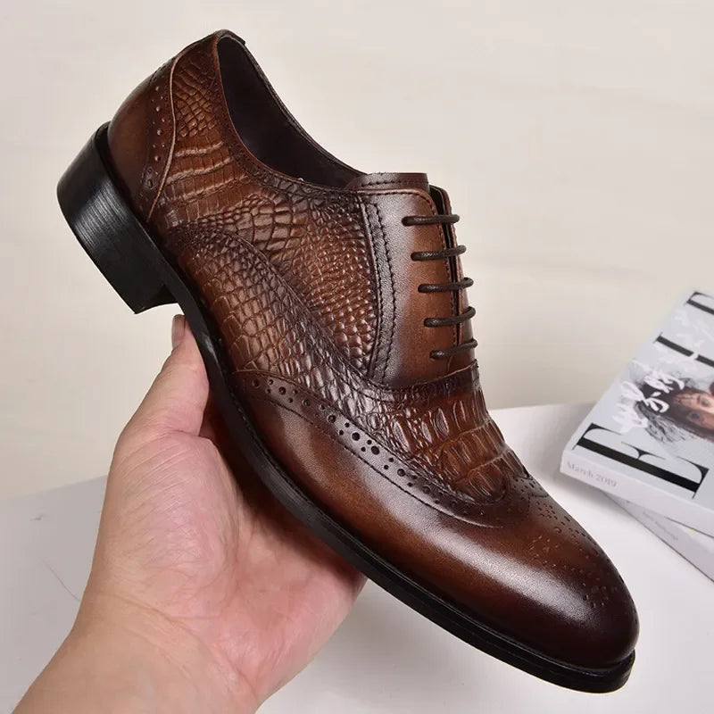 Un Style Intemporel Rehaussé : L’Élégance Rétro des Chaussures Oxford en Cuir Crocodile
