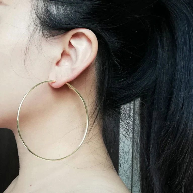 Élégance et Audace : Les Boucles d’Oreilles Super Grandes qui Redéfinissent Votre Style