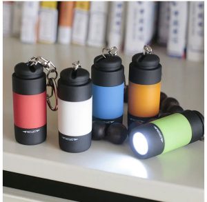 Une petite lumière pour de grandes aventures : la Mini Lampe de Poche LED Rechargeable USB