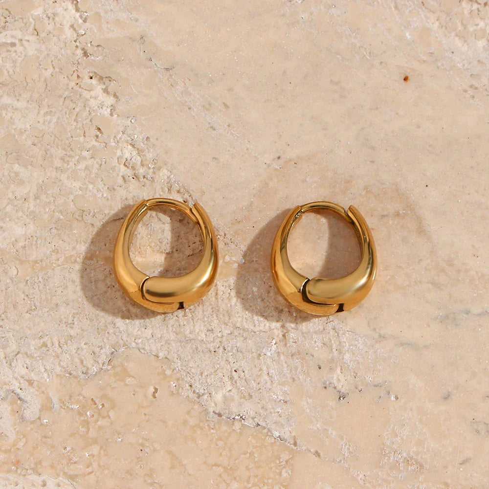 Élégance et Durabilité : La Nouvelle Tendance des Créoles en Acier Titane pour Femme