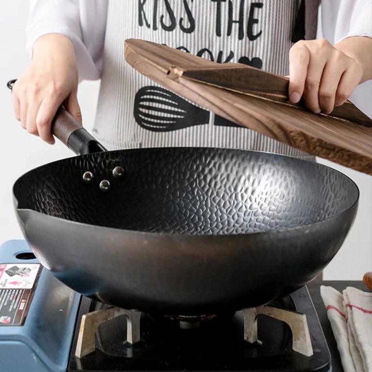 Redécouvrez l’Art Culinaire Traditionnel avec un Wok en Fer Pur d’Exception