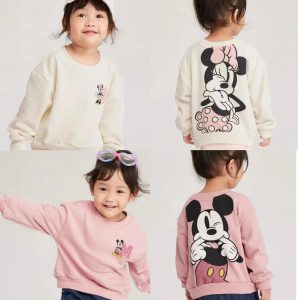 Un vêtement magique pour un printemps tout en douceur : Le sweat à capuche enfant Mickey
