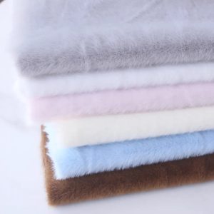 Créez des Œuvres Uniques avec le Tissu en Peluche DIY 5mm : Douceur, Densité et Polyvalence au Rendez-vous