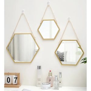 Un Twist Moderne pour Sublimer Votre Intérieur avec un Miroir Hexagonal