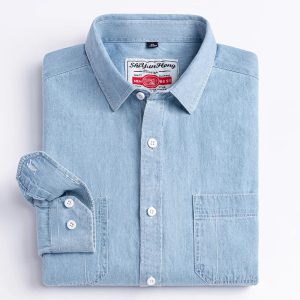 La Chemise Denim à Poches : Élégance Intemporelle pour Hommes Modernes