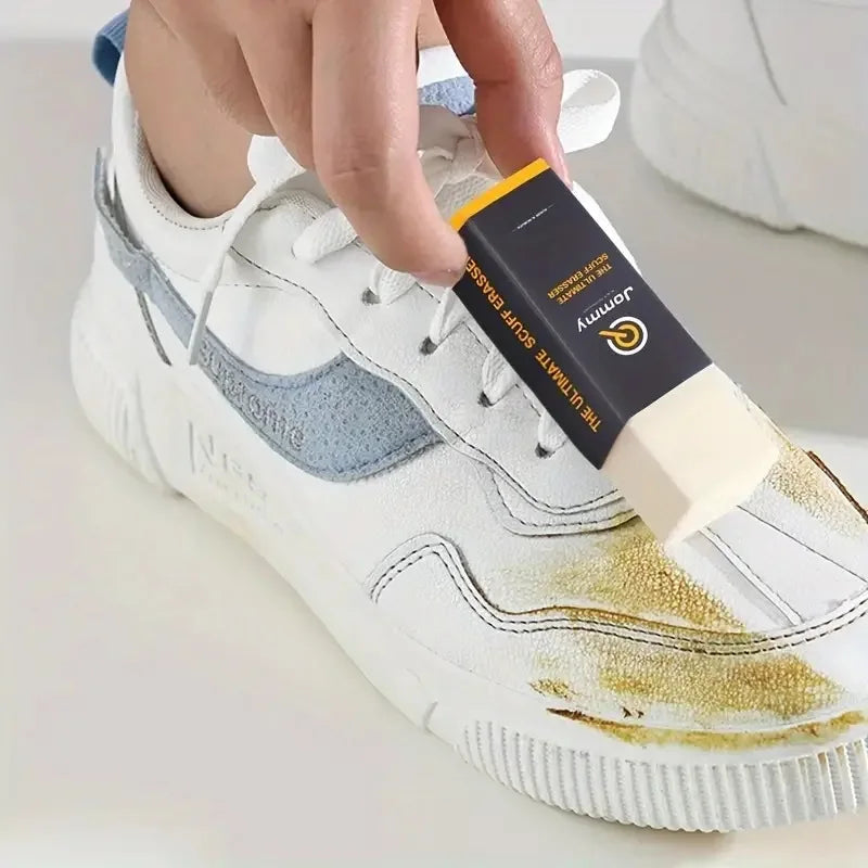 Révélez l'éclat caché de vos sneakers avec l'éponge décontamination Effaceur mat chaussures