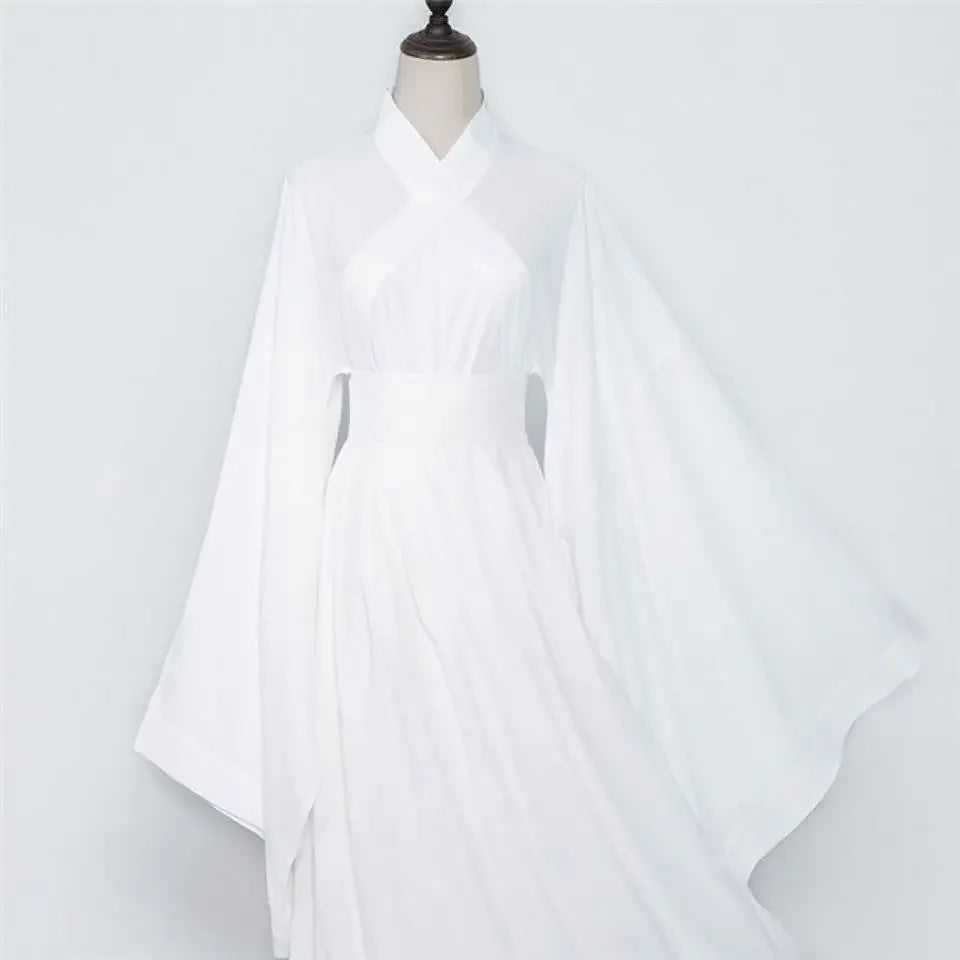 Redécouvrez l’élégance ancestrale : Une immersion dans l’histoire avec l’ensemble Hanfu