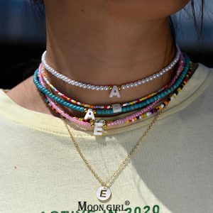 Exprimez Votre Élégance Boho avec ce Collier Ras du Cou en Perles et Coquillage