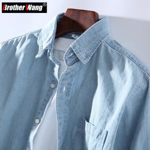 Adoptez l’élégance décontractée avec la nouvelle chemise en denim casual pour homme