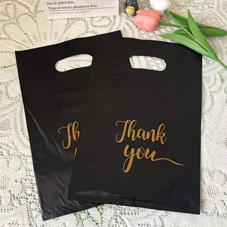 L'élégance discrète au service de vos réceptions : des sachets en plastique pour cadeaux de mariage