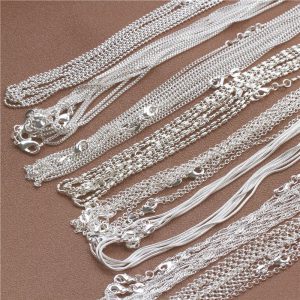 L’élégance à portée de main : découvrez le collier chaîne Rolo Bead Figaro en Argent Sterling 925