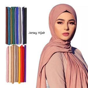 Découvrez l'Excellence du Hijab Jersey Modal Uni : Allier Confort, Style et Polyvalence