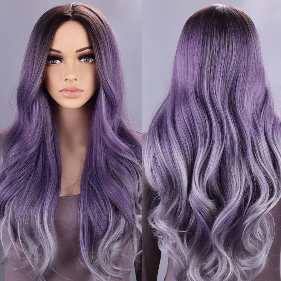 Transformez votre Style en Un Clin d’Œil : La Perruque Ondulée Violet Naturel 28 Pouces