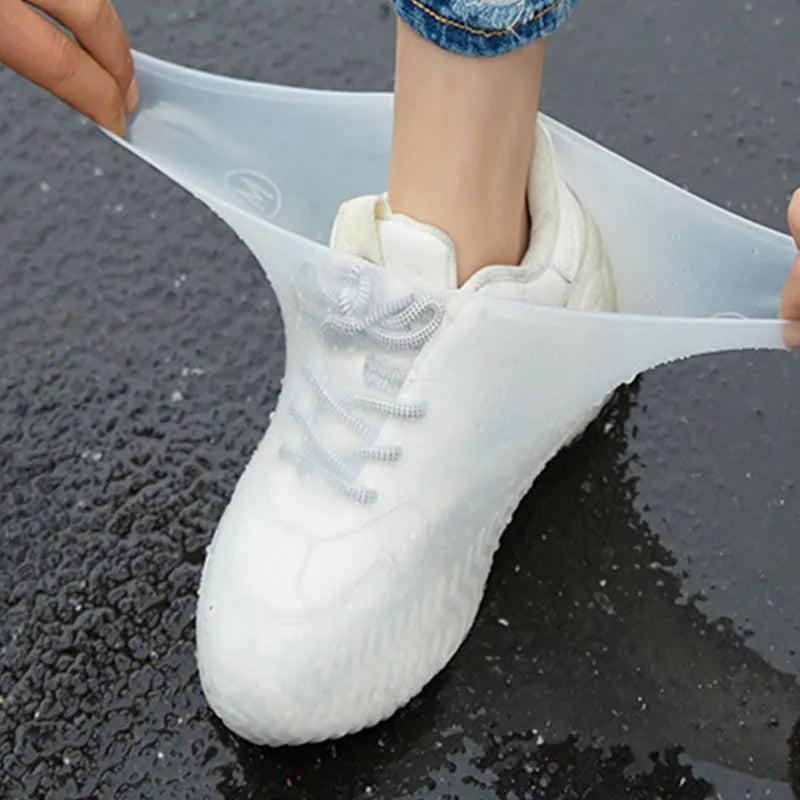 Marchez sous la pluie avec élégance : protégez vos chaussures tout en style