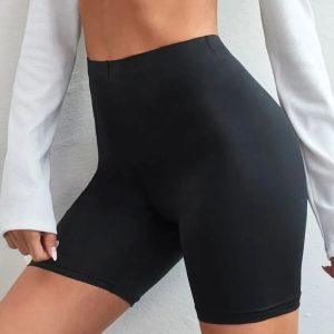 Découvrez le parfait équilibre entre style et performance avec ces shorts de cyclisme noirs à taille haute