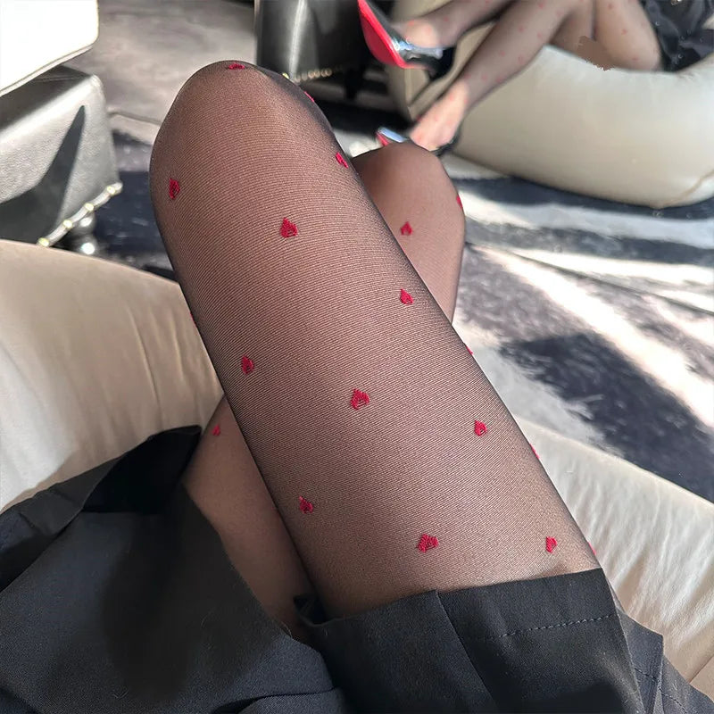 Révélez Votre Élégance avec des Collants Imprimés Cœur Japonais