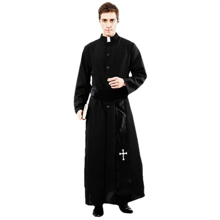 Charisme et raffinement : Comment incarner l’autorité avec le Costume de Prêtre Noble Noir