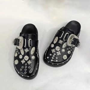 Osez l'Attitude Rebelle avec des Mules en Cuir Punk Rock