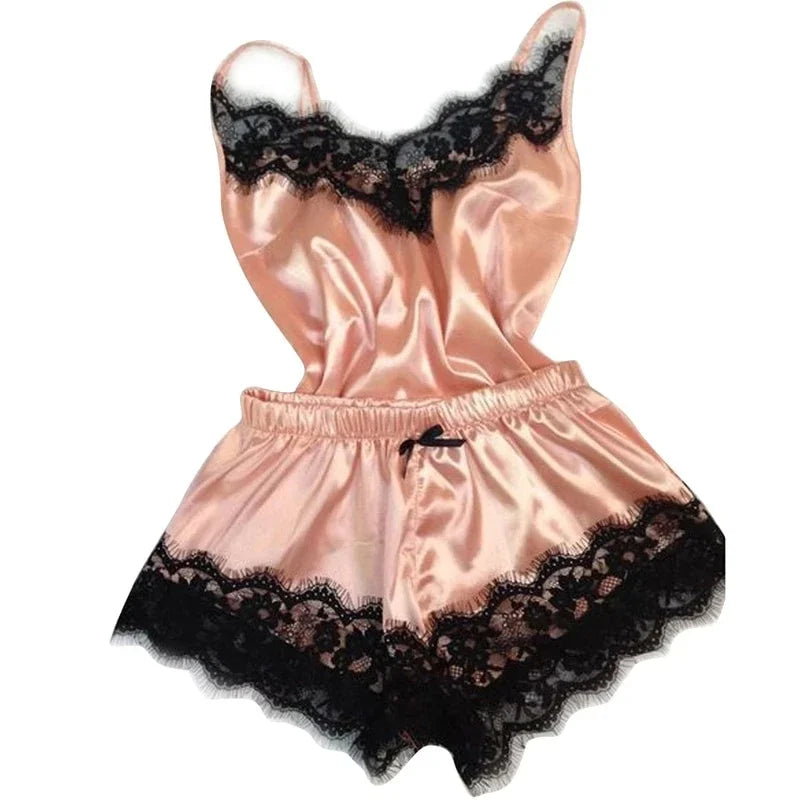 Raffinement et Confort : Le Pyjama Satin Dentelle Femme qui Sublime Vos Nuits