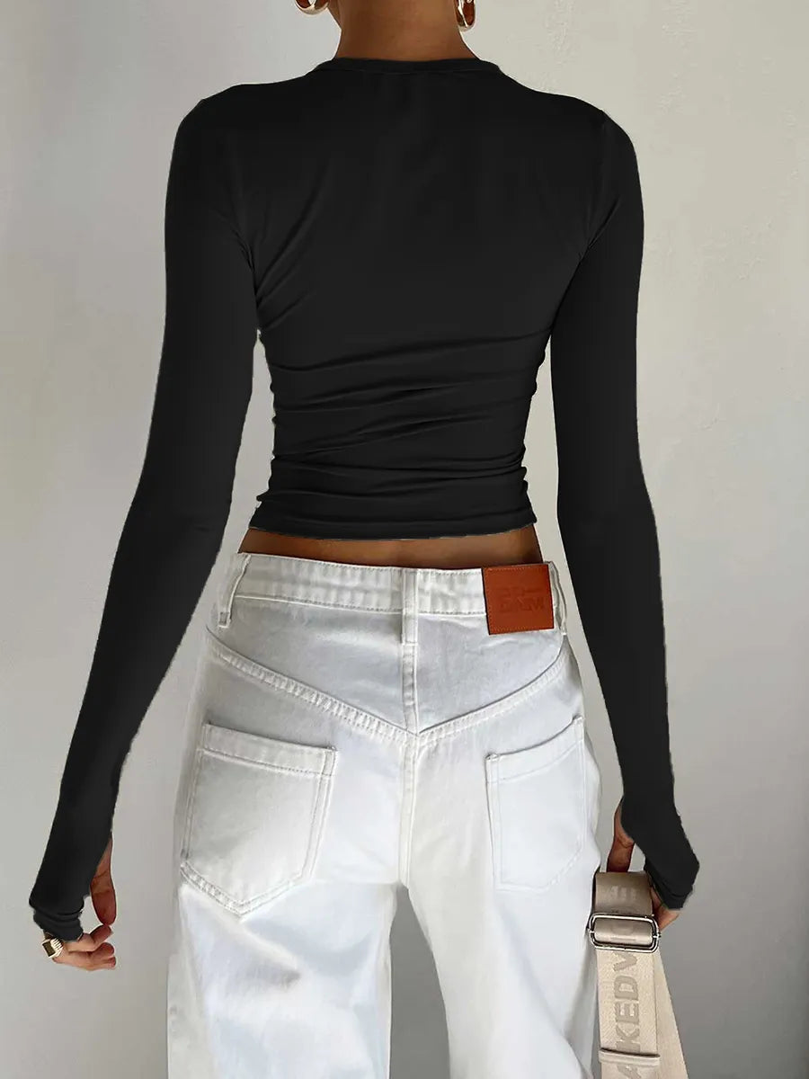 Adoptez l'Alliance Parfaite du Style Moderne et du Confort avec ce Crop Top Tendance