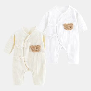 Confort et Style pour Bébé : La Grenouillère en Coton, Unisexe et Polyvalente