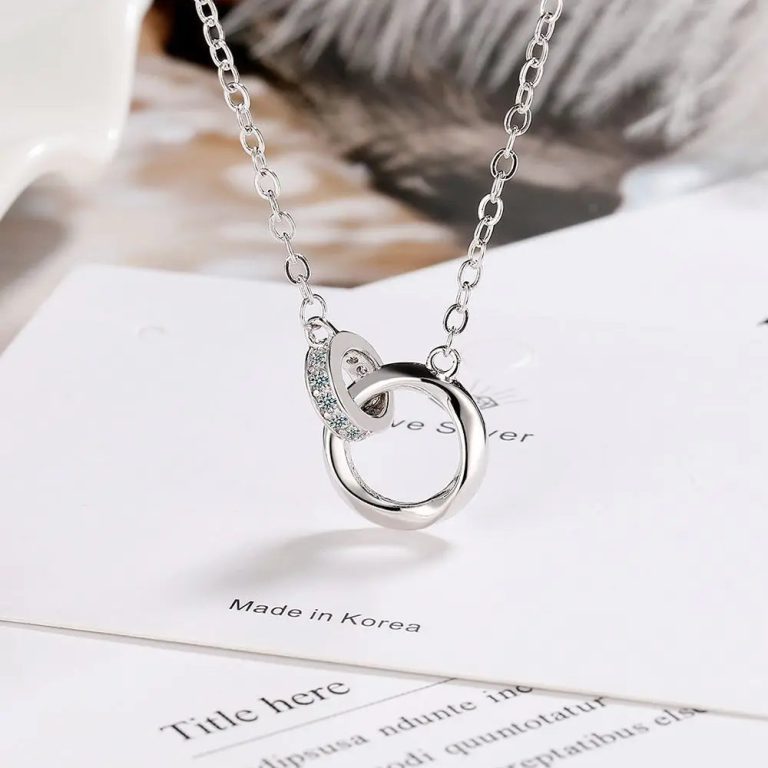 Élégance Moderne : Le Collier Möbius en Argent Sterling S925 qui Réinvente le Luxe
