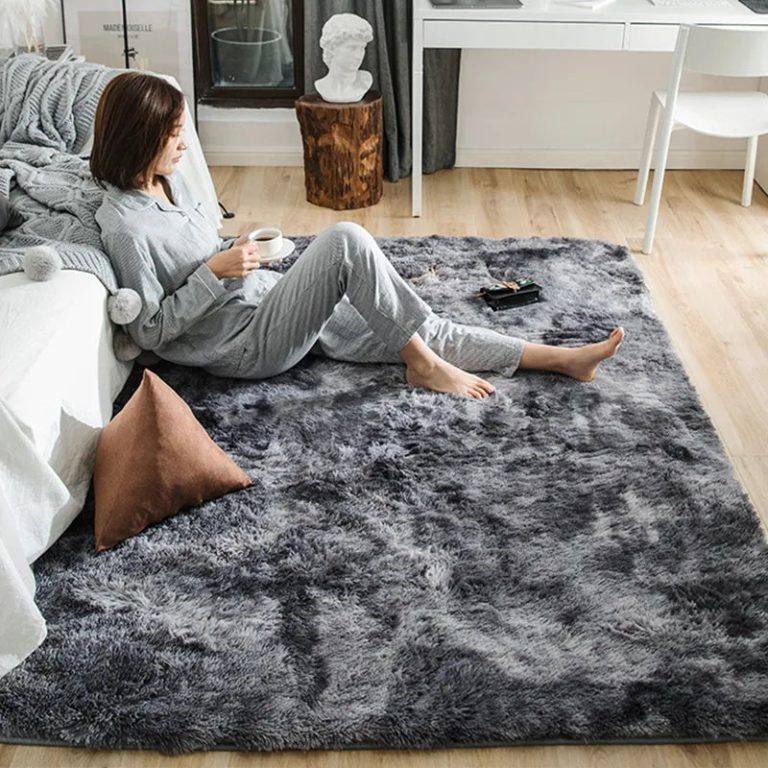 Tapis Moelleux en Peluche: L’Élégance et le Confort à Portée de Pied