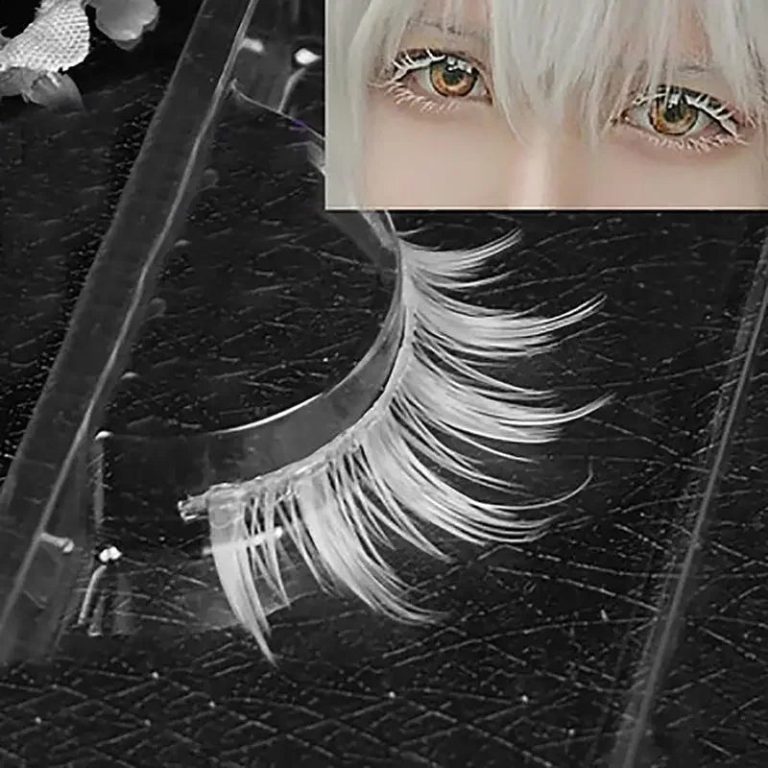Des Faux Cils Révolutionnaires pour un Regard de Star en Cosplay