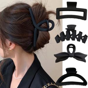 Affirmez Votre Style avec l'Élégance de la Barrette Noire à Lettre Coréenne