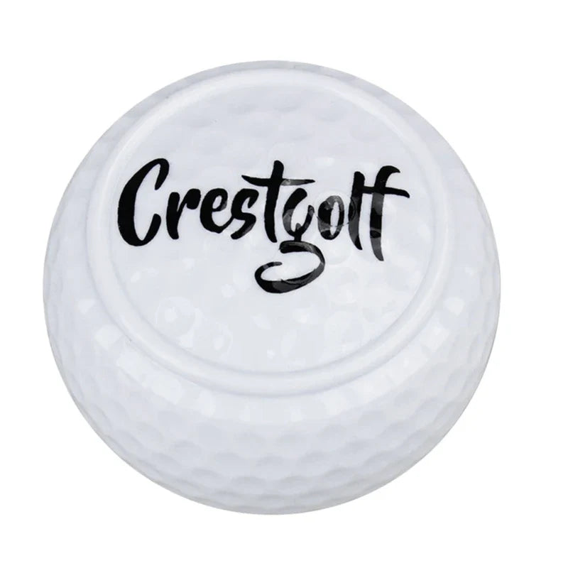 Optimisez votre putting grâce à une balle de golf plate innovante