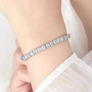 Élégance et Éclat : Le Noble Bracelet Tennis Moissanite en Or 18K, une Expérience Luxe Inoubliable