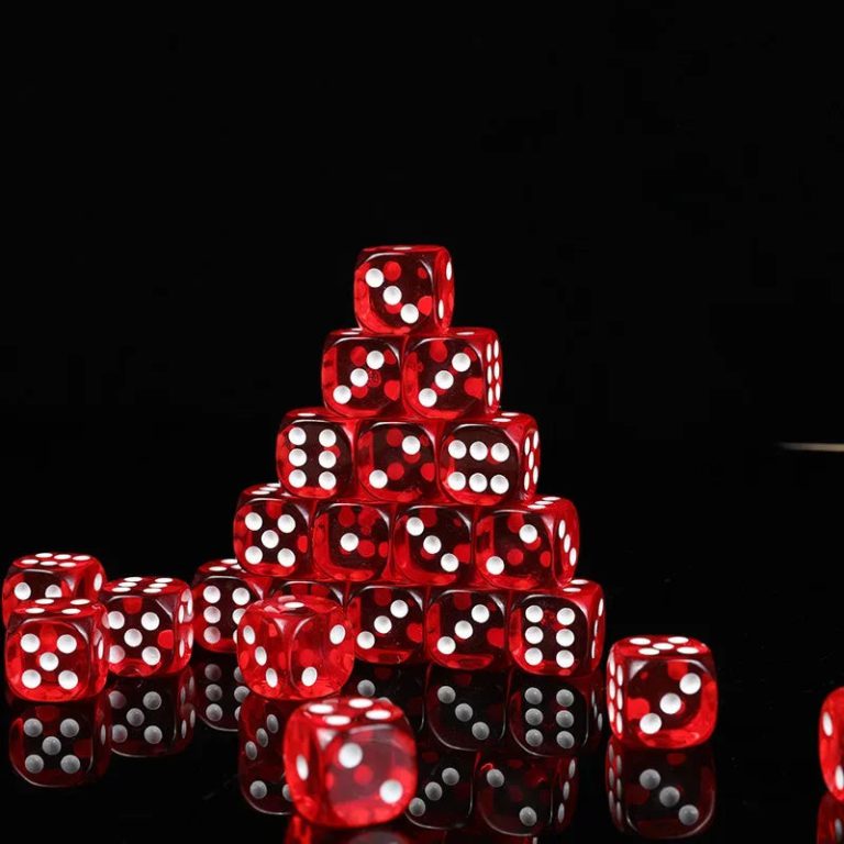 Redécouvrez l’Art du Jeu avec un Ensemble de 10 Dés Transparents Rouges