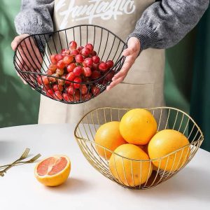 Réinventez votre cuisine avec élégance grâce à ce panier à fruits en métal moderne