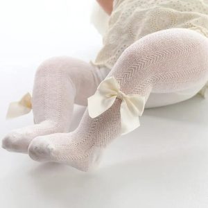 L’élégance et le confort réunis : les Collants Bébé Maille Nœud pour sublimer les tenues de printemps et automne