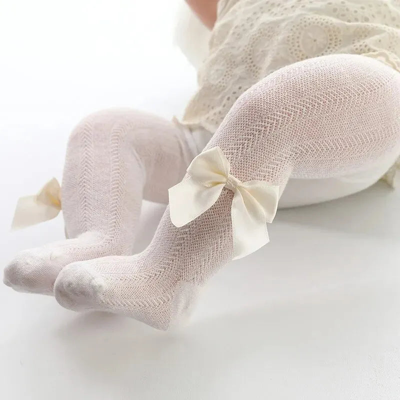 L’élégance et le confort réunis : les Collants Bébé Maille Nœud pour sublimer les tenues de printemps et automne